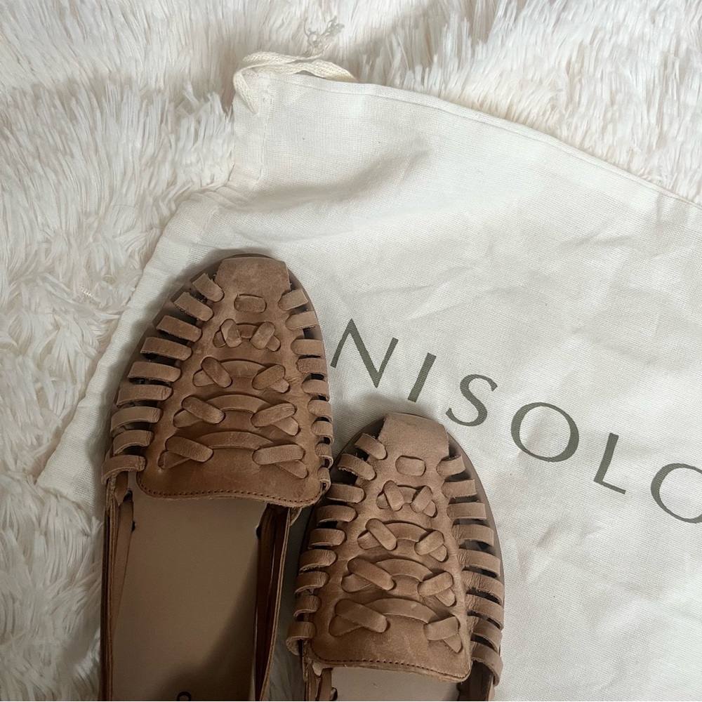 Nisolo Tan Leather Loafers with Cut-Out Design - Picture 3 of 11